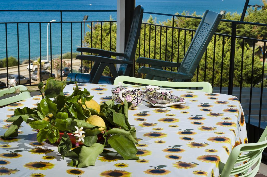 Appartamento Sul Mare 卡斯泰拉马莱 外观 照片